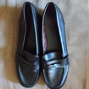 SO Shoes - Price drop! SO black womens loafers. Size 10 SO Shoes - Price drop! SO black womens loafers. Size 10